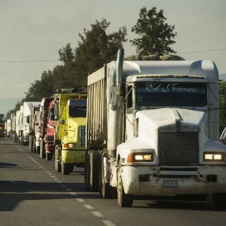 Transportistas liberan carretera a Chapala