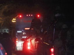 Sólo 40 civiles fueron trasladados a la Ciudad de México luego de la desarticulación del grupo de autodefensa. ARCHIVO /