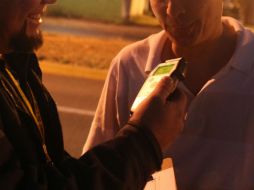 Ya se habían hecho adecuaciones a Ley Salvavidas debido a que conductores se negaban a las pruebas. ARCHIVO /