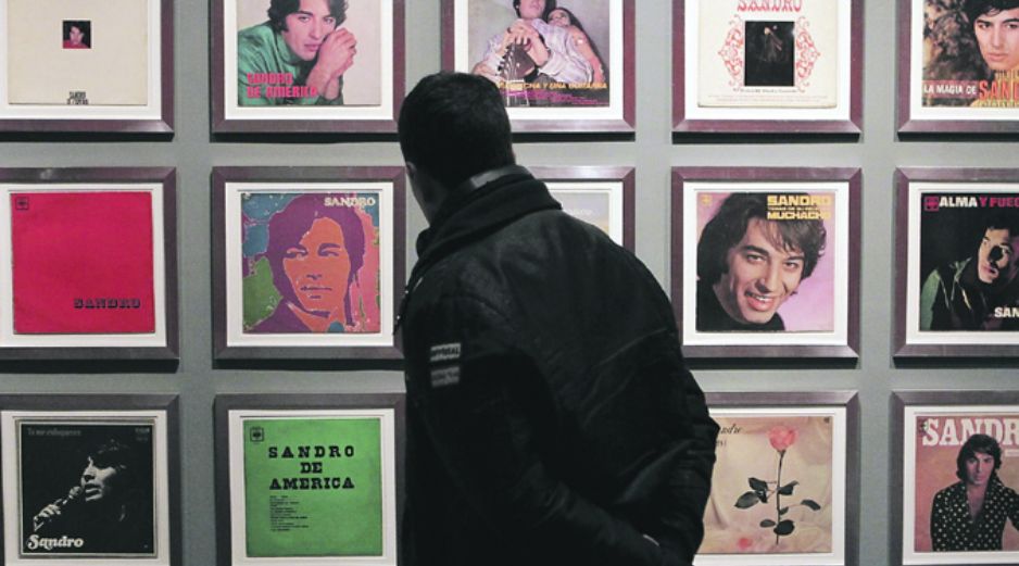 Célebre. Las portadas de sus discos forman uno de los mosaicos más atractivos. EFE /