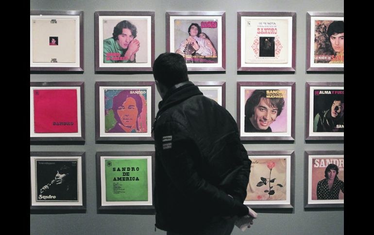 Célebre. Las portadas de sus discos forman uno de los mosaicos más atractivos. EFE /