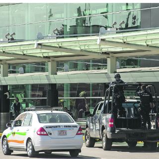 Refuerzan aeropuerto ante versión del arribo de ''La Reina''