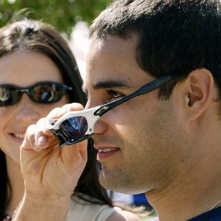 Sugieren uso de protectores solares para los ojos
