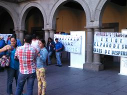 Trabajadores de Parques y Jardines aprovecharon para solicitar que les repongan uniformes y botes.  /