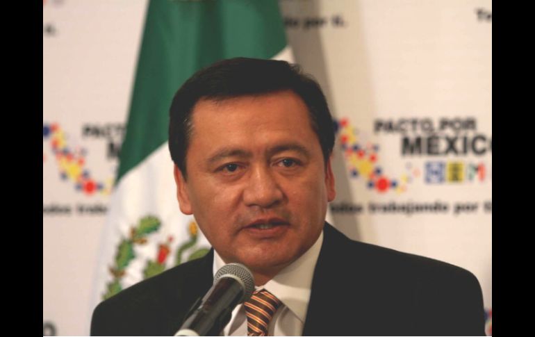 Miguel Ángel Osorio Chong prevé que las bancadas del Congreso hagan un análisis conjunto de la reforma energética. ARCHIVO /