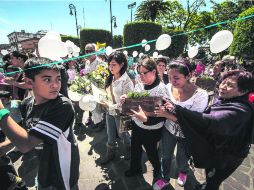 Calvario en Los Altos. Los familiares de los laguenses asesinados fueron acompañados por decenas de personas en la misa de despedida. EL INFORMADOR /