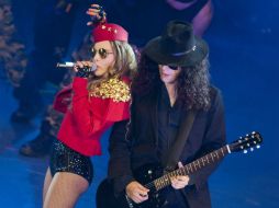 La también actriz tuvo diferentes cambios de vestuario: de militar a niña dulce. NTX /