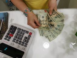 Los detenidos obtenían ganancias multimillonarias en el intercambio de divisas irregulares. ARCHIVO /