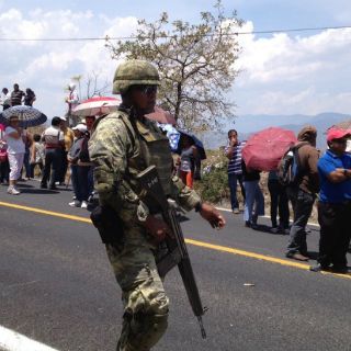 Protestan contra la reforma energética en Tixtla