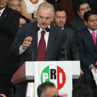 Labastida pide apoyar reforma energética de Peña