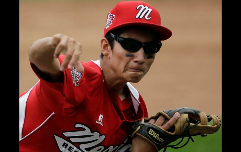 Luis Manzo quien trabajó toda la ruta de cuatro entradas, cuando fue detenido este partido por la regla del nocaut. AP /