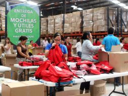 Inicia el reparto de útiles escolares gratuitos.  /