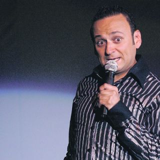 Lalo España pone el ojo en Luis Estrada