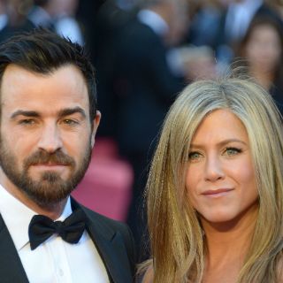 Aniston gusta de ser chica mala; guarda ropa de stripper