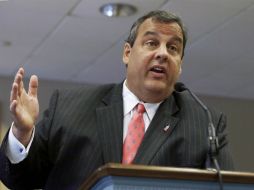 El gobernador Chris Christie se dice preocupado de que el gobierno limite las opciones sobre el tratamiento de los niños. ARCHIVO /