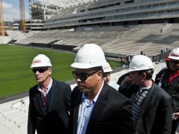 En Brasil trabajan a marchas forzadas para entregar a tiempo los estadios para el Mundial de 2014. AFP /