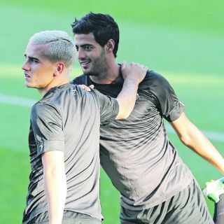 Vela pide a compañeros dejar los nervios y jugar a muerte en Lyon