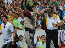 ''Tuca'' respondió las agresiones en Torreón y asegura no arrepentirse de ello. MEXSPORT /