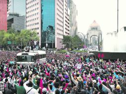 Maestros de la CNTE bloquearon Paseo de la Reforma e Insurgentes; además instalaron un plantón el Zócalo capitalino. NTX /