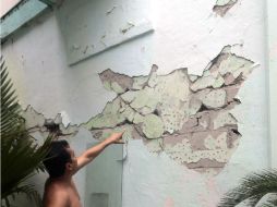 Los temblores dañaron la infraestructura de escuelas, hospitales, edificios públicos y viviendas. AFP /