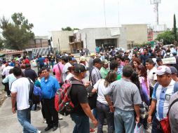 Integrantes de la CNTE protestan frente al Palacio Legislativo de San Lázaro. NTX /