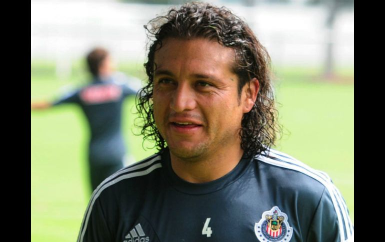 Héctor volvió a lucir el gafete de capitán en el último partido del Guadalajara. MEXSPORT /