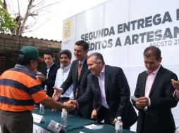 La ceremonia de entrega tuvo lugar en el Museo Tonallan, donde se entregaron 44 cheques. ESPECIAL /