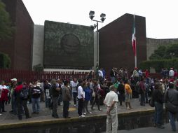 La SSPDF informa que suman más de 13 mil maestros distribuidos en la Cámara de Diputados y el Zócalo. NTX /