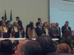 La toma de la tribuna sólo se mantuvo durante un discurso de Silvano Aureoles. TOMADA DE @cpadillaramos  /