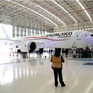 Aeroméxico contratará a sobrecargos bajo nuevo laudo