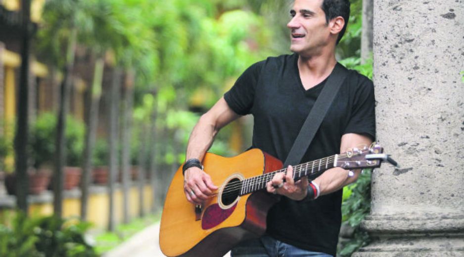 Aunque agradece el cariño de sus seguidoras, Di Mauro tiene el corazón depositado sólo en su familia. EL INFORMADOR /