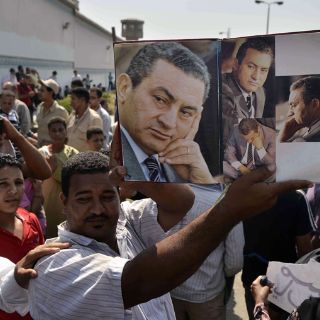 Presentan denuncia para investigar torturas de Mubarak