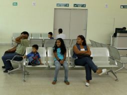 Recomiendan a mujeres que acudan a realizarse análisis médicos que incluyan examen físico y, según la edad, una mastografía. ARCHIVO /