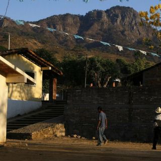 Arrestan en el Sur de Jalisco a líder nahua con arma de fuego