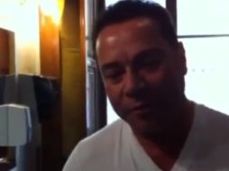 Guillermo Romo utiliza el peculiar gel para evitar las líneas de expresión. ESPECIAL /