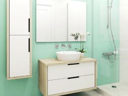 A pintar. Los colores tenues dan la sensación de amplitud en el cuarto de baño.  /