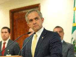 El gobierno de Miguel Ángel Mancera impulsa un nuevo concepto de transporte, por medio de un sistema similar al de un teleférico. ARCHIVO /