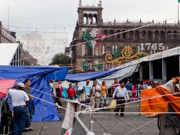 Además del Zócalo capitalino y las sedes del Poder Legislativo, ahora maestros de CNTE se manifiestan en el AICM. SUN /