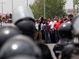 Aspectos de la manifestación de maestros en las inmediaciones del del Aeropuerto Internacional de la Ciudad de México. SUN /