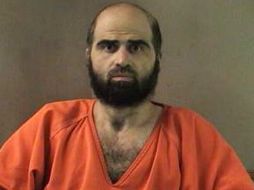 Nidal Malik Hasan se enfrenta a la pena de muerte por 13 cargos de asesinato premeditado. ARCHIVO /