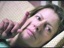 Lisa Owen encarna a ''Martha'', la mujer que abraza a ''Claudia'' (directora y personaje de la cinta) en esta conmovedora historia. ESPECIAL /