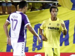 Giovani dos Santos (der) se hizo presente con un gol en el partido del Villarreal. EFE /
