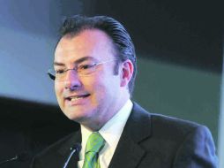 Luis Videgaray afirmó que la reforma dará incentivos para que empresas y personas migren de la economía informal a la formal. NTX /