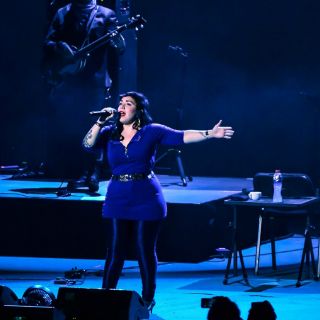 Carla Morrison y Enjambre seducen en el Telmex