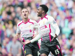 Daniel Sturridge (derecha) llegó del Chelsea al Liverpool en la segunda parte del torneo anterior, y lleva 13 goles en 18 juegos. ESPECIAL /