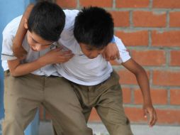 De acuerdo con las leyes contra bullying, ya es obligatorio las sanciones en contra de los alumnos que hostiguen a otros. ARCHIVO /