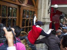 La posición de la autoridad es de un diálogo con las 20 mil personas que conforman las protestas. NTX /