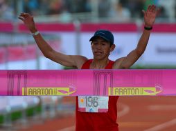 Es la primera vez que dos atletas de Perú logran llevarse el triunfo en el MICM. AFP /