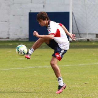 'El Cubo' y Chivas USA vencen 3-2 a Red Bulls