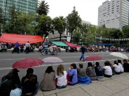 Los maestros disidentes de la CNTE mantenían un plantón en las inmediaciones de las embajadas de EU, Francia y España. SUN /